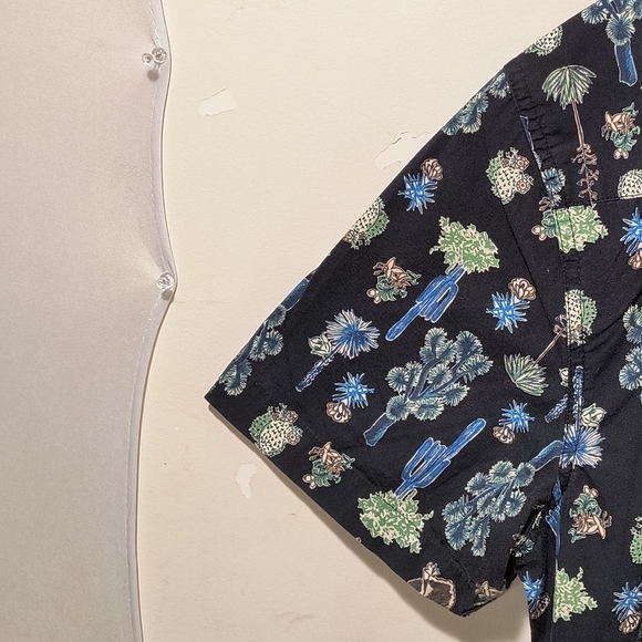 The North Face Men's Large Black Button Down Shirt - Picture 6 of 12